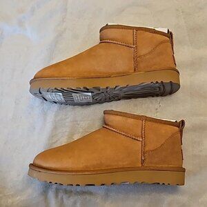 BNIB Women's UGG classic ultra mini boots, color: chestnut,